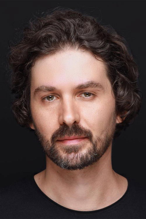 Serhan Kansu as Kenan