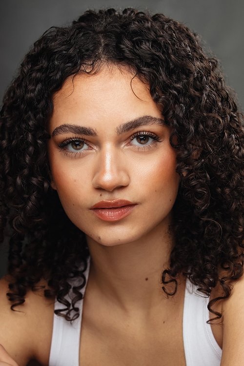 Thalia Elansari as Shams