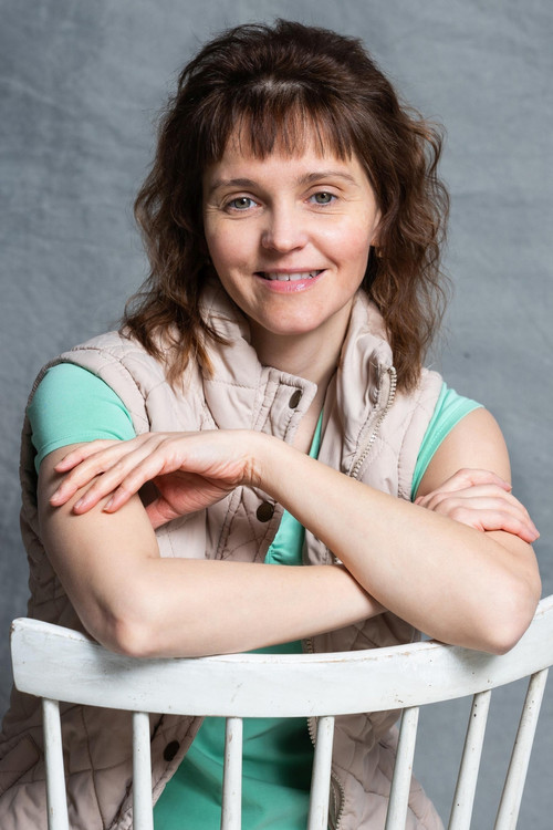 Angéla Stefanovics as Stock Kati