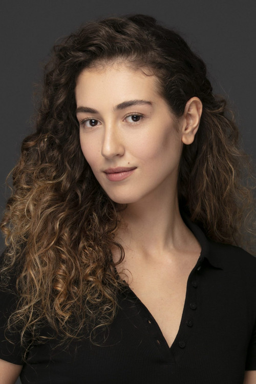 Aylin Aras as Ayşe Şahin