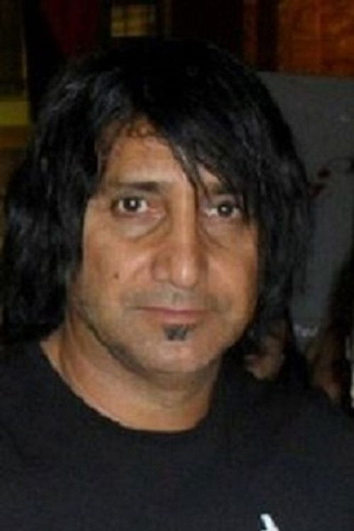 Carmine Faraco as giovane malmenato da Livia per aver tentato di far prostituire Veronica