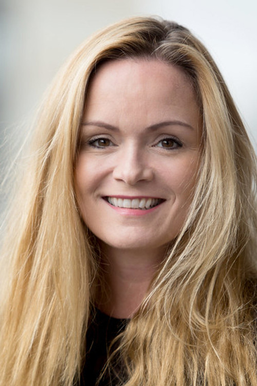 Selma Björnsdóttir as Solla Stirða