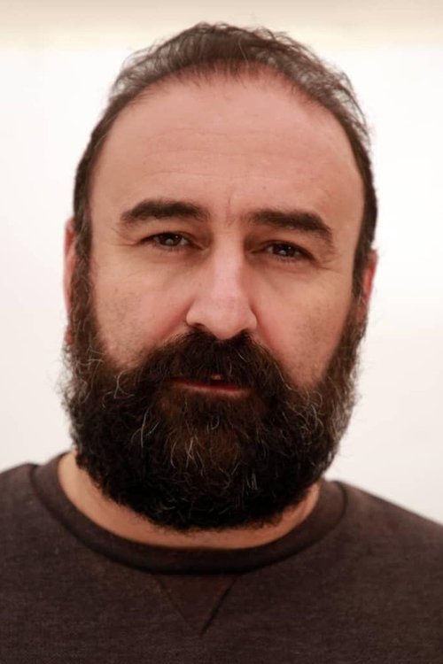 Mehran Ahmadi as Seyyed Kermani