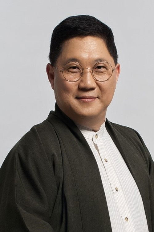 Yi-kang Feng as Father