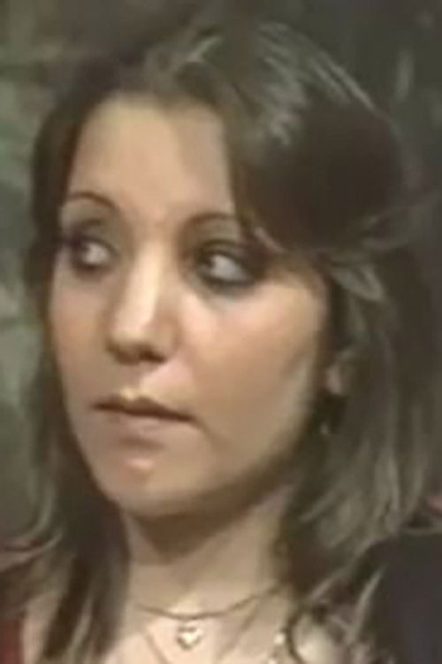 Ebtisam Hussain as مندوبة الوردة الحسناء