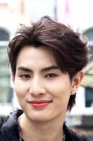 Pattaradanai Jainak as Ton