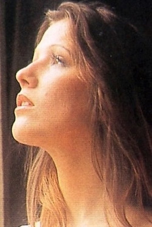 Olivia Flores as Estelle