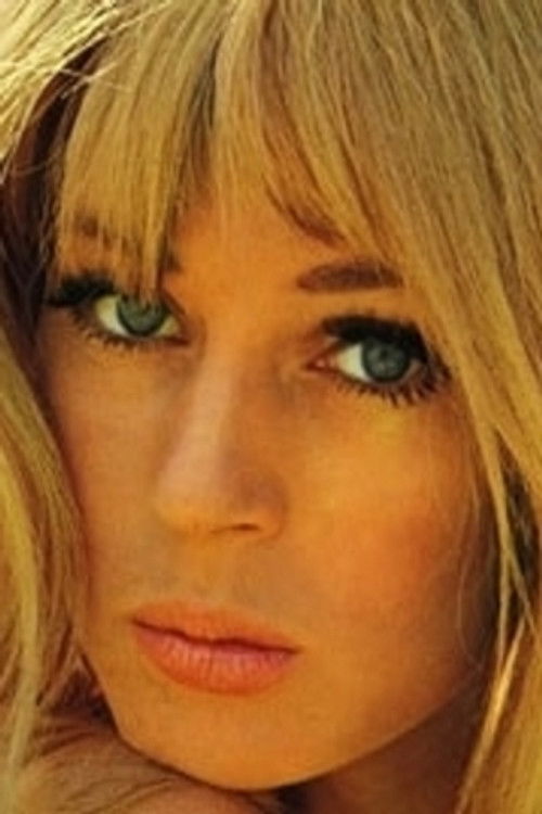 Yvonne Sparrbåge as Suzanne