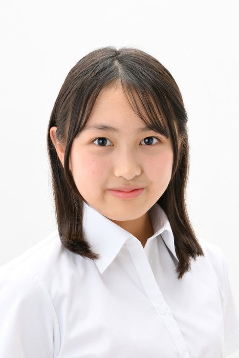Sakura Tsutsumi as Classmate (voice)