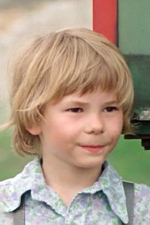 Andij Greissel as Philipp