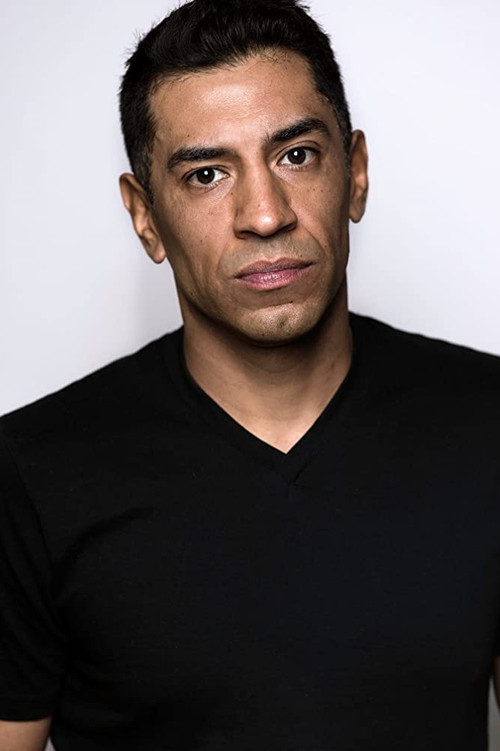 Ernesto Chaverri as Alberto Tortellini