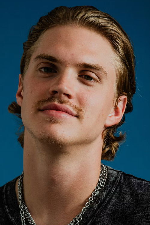 David-Joel Oberholzer as Roberto