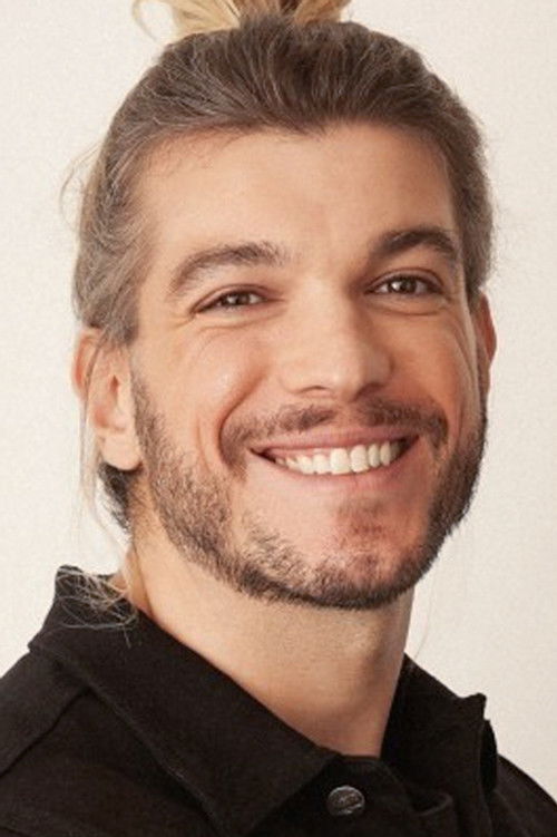 Matheus Spadari as Samuel Monteiro