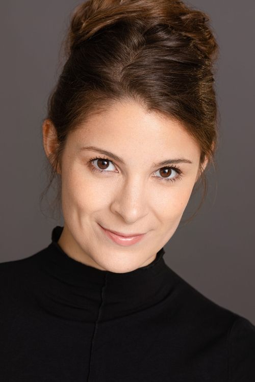 Manon Pages as Tabitha