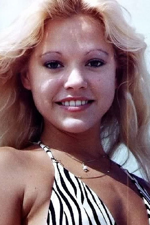 Tammy Lynn Leppert as Boxing Contest Girl (uncredited)