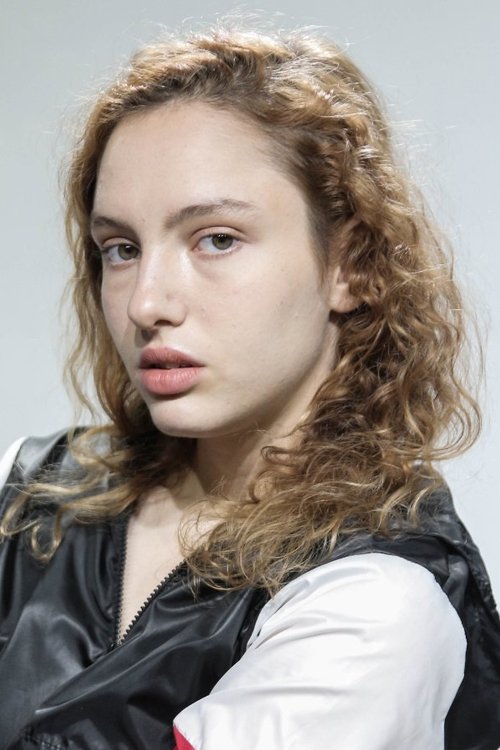 Mora Arenillas as Jimena