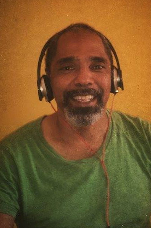 Arlindo Mongol as Ezequiel