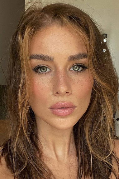 Paulina Pastuszczak as Naked woman