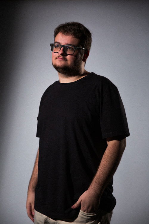 Pedro Amorim as Lukas (voice)