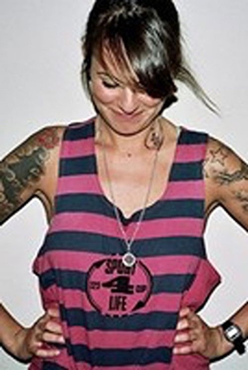 Paula Ventura as Mujer Alberto