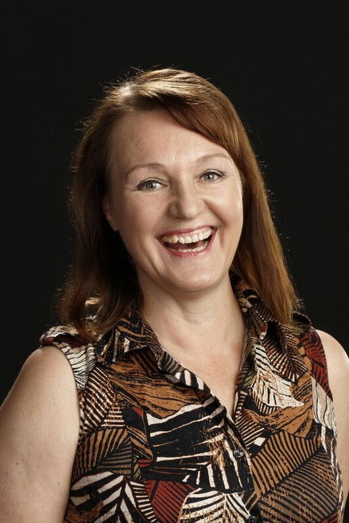 Eve Saarinen as Nainen asunnossa