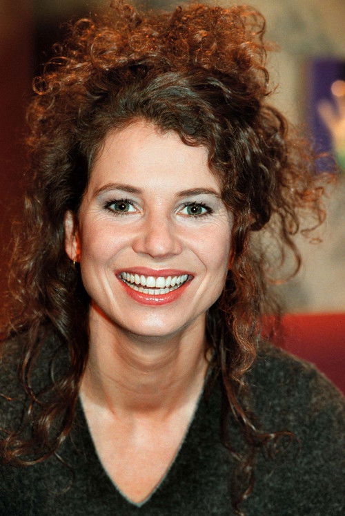 Frédérique Huydts as Charlotte Revers