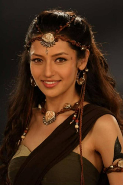 Suhani Dhanki as RJ Roshni