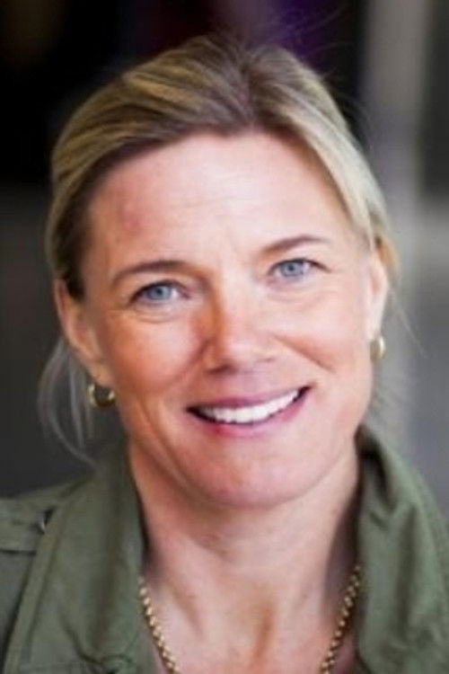 Charlotta Sewerinson as Interviewer