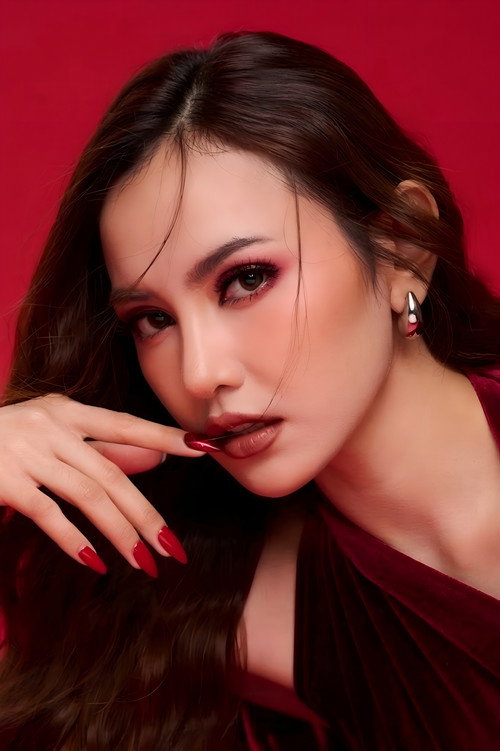 Mahalini Raharja as Laras