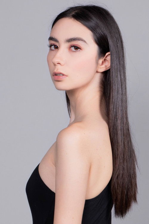 Nicole Viggiano as Sofía