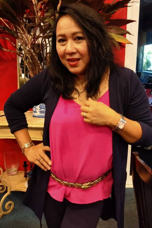 Khaty Azian as Puan Sri Azizah