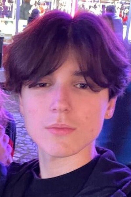 Enzo Arseni as Thomas