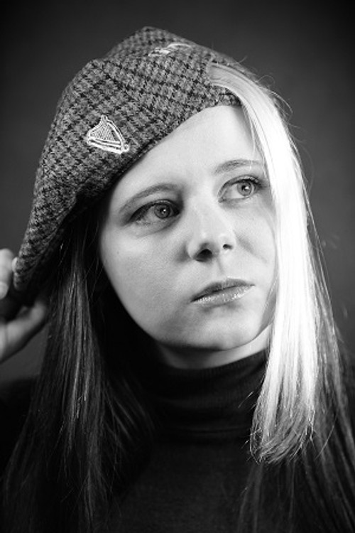 Lili Thorpe as Linda Myers