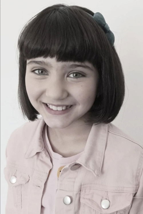 Mayte Fernández as Lola