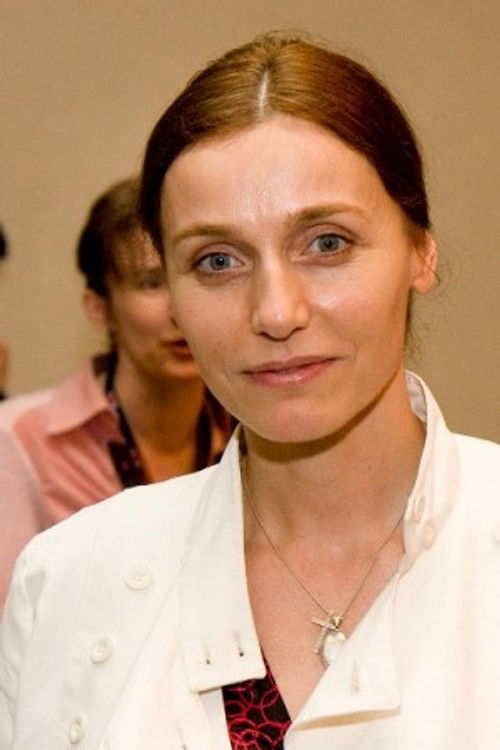 Carmen Ungureanu as Gena