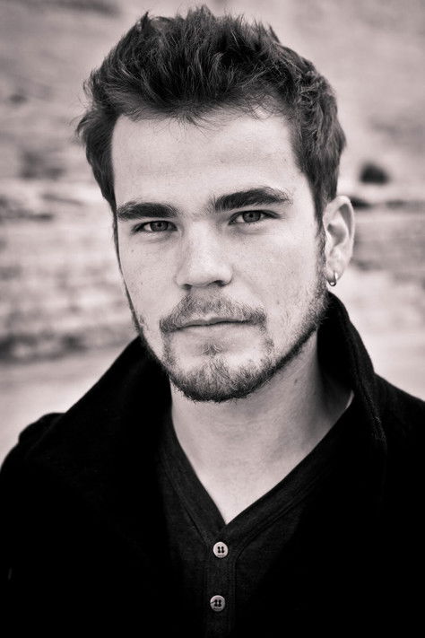Baptiste Amann as Jeune SDF