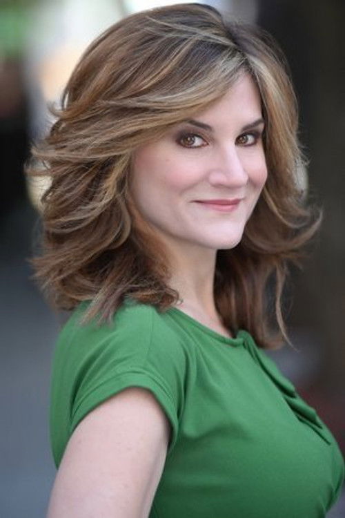 Amanda Brooke Lerner as Aunt Suzannah