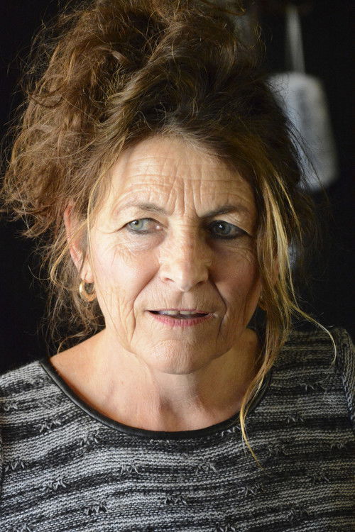 Frédérique Camaret as La femme en noir