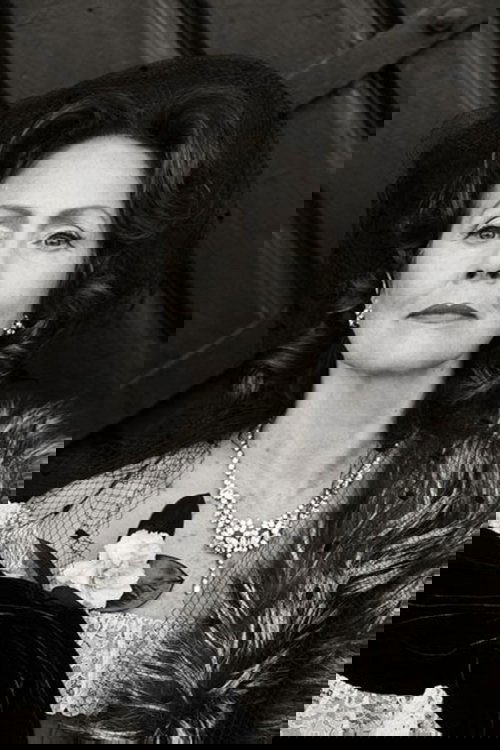 Agneta Ekmanner as Countess de Saint-Fond