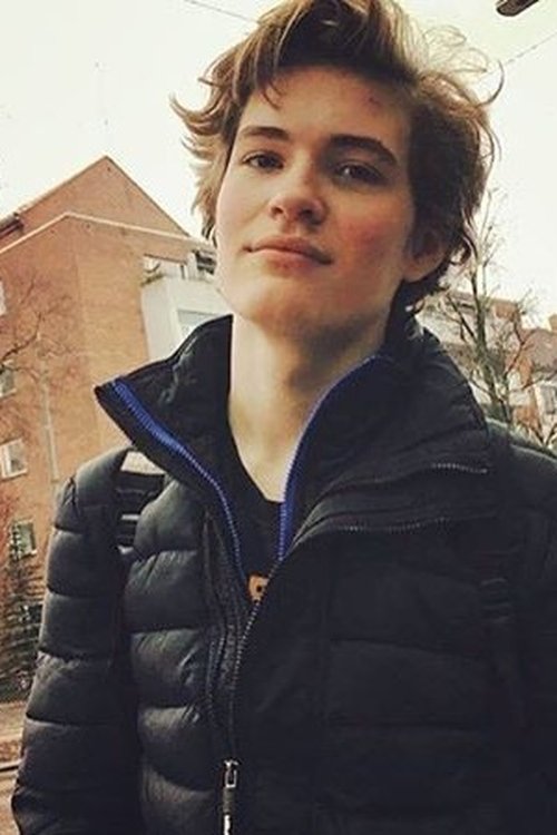 Henrik Hines Grape as Simen