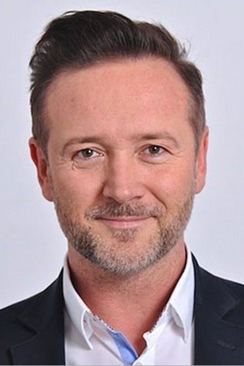 Jacek Lasok as Posterunkowy