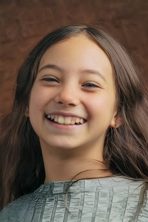 Naíma Sentíes as Sol