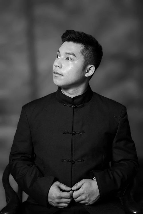 David Crocpsy Li as Pedestrian (Uncredited)