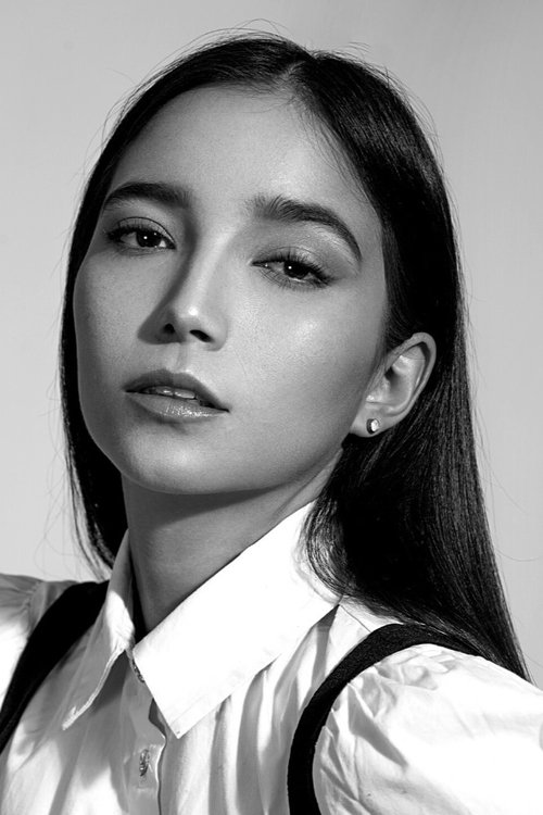 Andrea de Alba as Carmín Laguardia