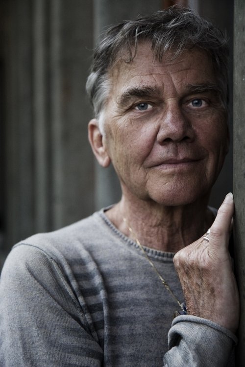 Willem Nijholt as Etienne