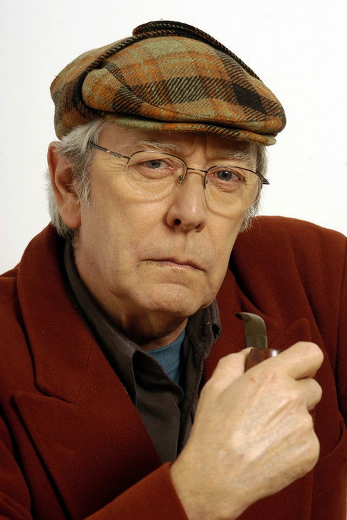 Ion Roxin as Dr. Dumitrescu