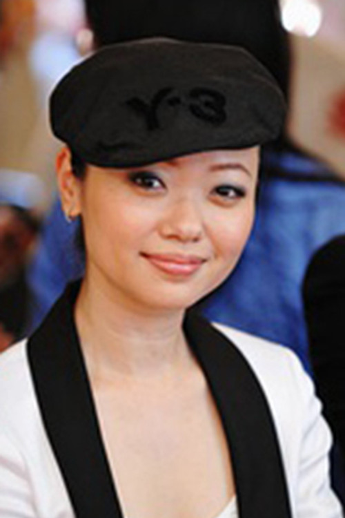 Chun-Chun Wong as 黄真真