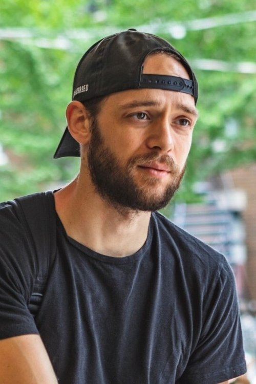 Joey O'Reilly as L'acheteur de drogue