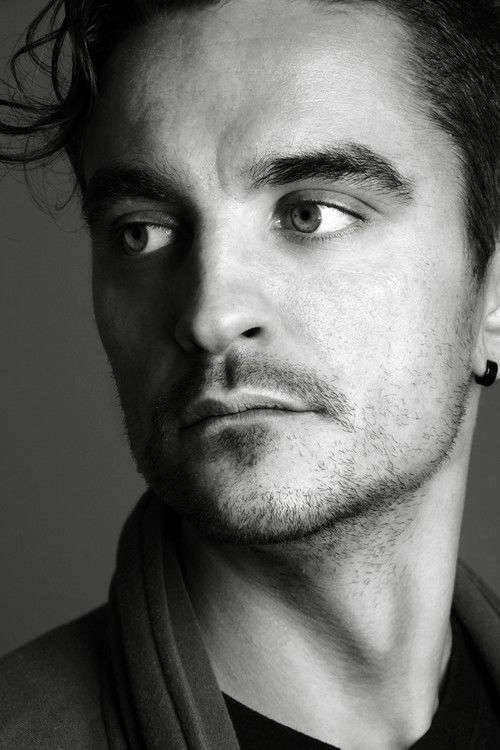 Jonas Antanėlis as Linas