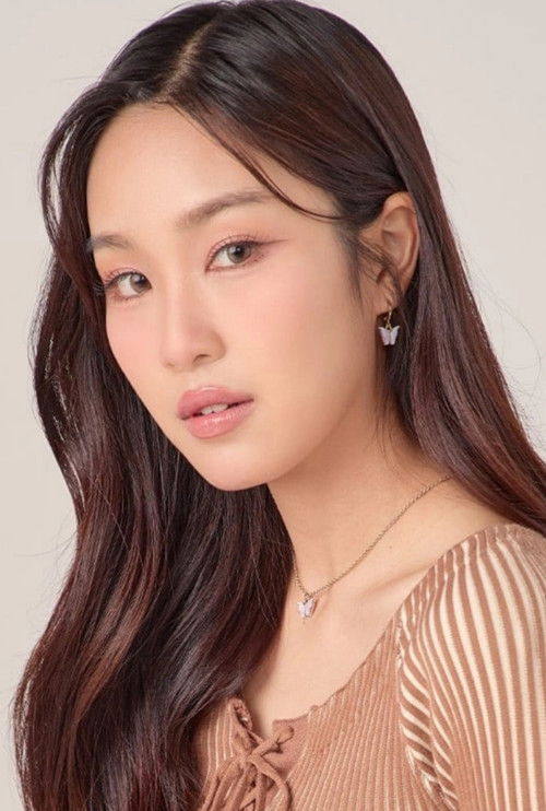 Nachcha Chuedang as Kutji